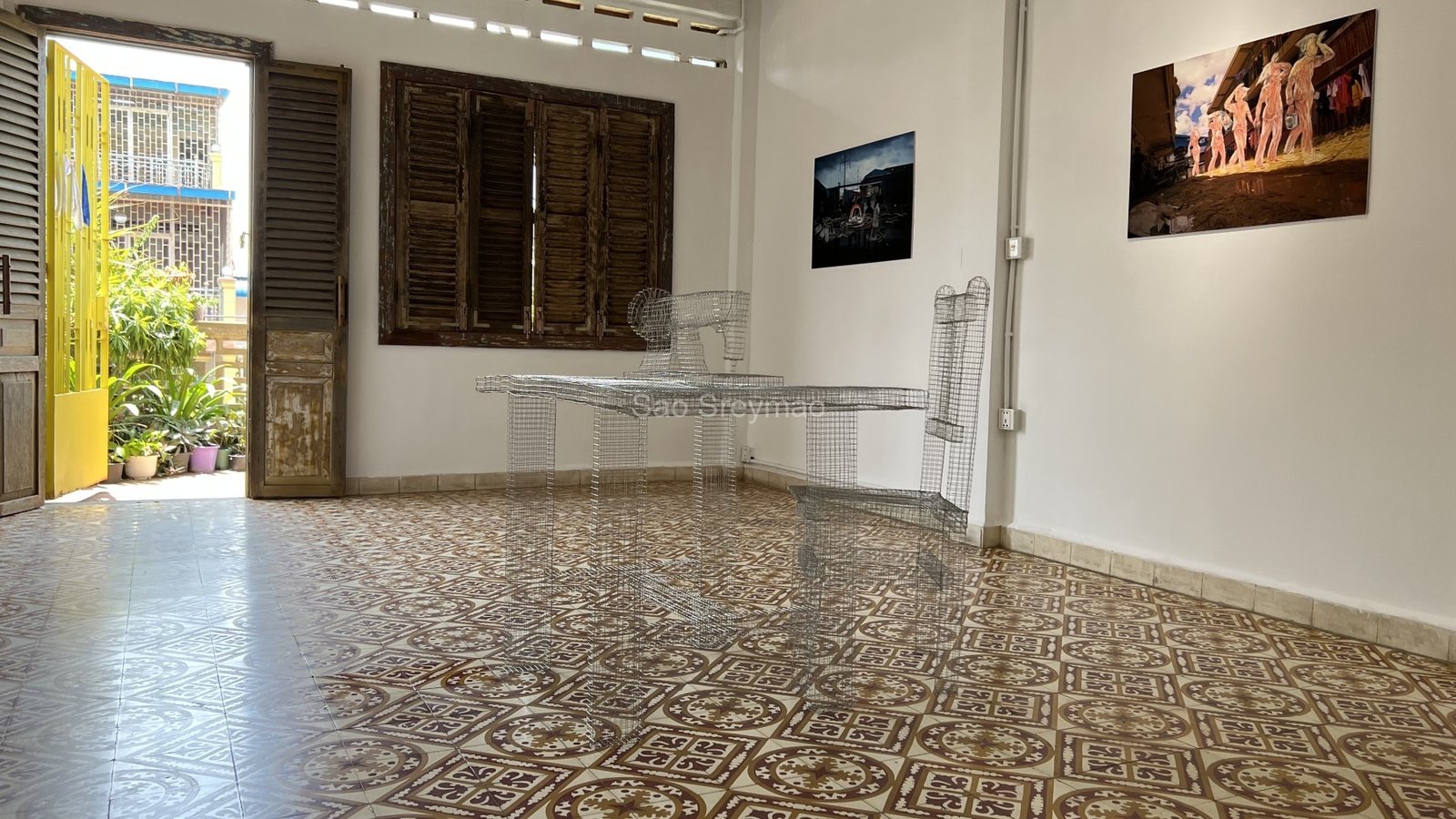 Sculpture's tittle "Transparency"